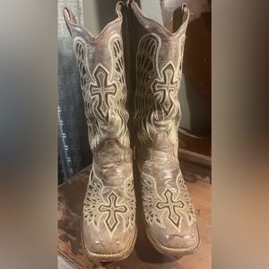 Corral Brown Win & Cross sequin Boots